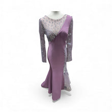 Load image into Gallery viewer, Light purple dress
